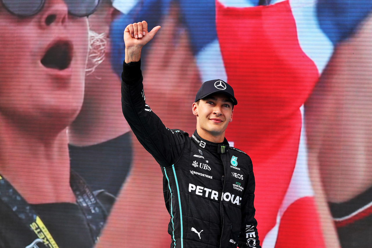 GP UNGHERIA, George Russell (GBR) Mercedes AMG F1 celebrates his pole position in qualifying parc ferme.
30.07.2022. Formula 1 World Championship, Rd 13, Hungarian Grand Prix, Budapest, Hungary, Qualifiche Day.
- www.xpbimages.com, EMail: requests@xpbimages.com © Copyright: Moy / XPB Images