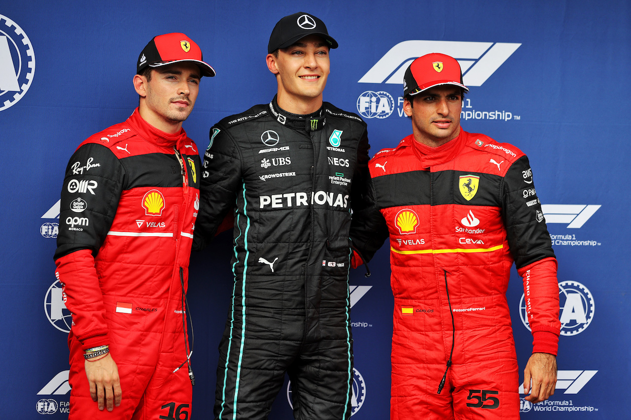 GP UNGHERIA, Qualifiche top three in parc ferme (L to R): Charles Leclerc (MON) Ferrari, third; George Russell (GBR) Mercedes AMG F1, pole position; Carlos Sainz Jr (ESP) Ferrari, second.
30.07.2022. Formula 1 World Championship, Rd 13, Hungarian Grand Prix, Budapest, Hungary, Qualifiche Day.
- www.xpbimages.com, EMail: requests@xpbimages.com © Copyright: Moy / XPB Images