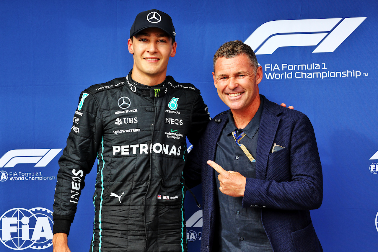 GP UNGHERIA, (L to R): Pole sitter George Russell (GBR) Mercedes AMG F1 celebrates in qualifying parc ferme with Tom Kristensen (DEN).
30.07.2022. Formula 1 World Championship, Rd 13, Hungarian Grand Prix, Budapest, Hungary, Qualifiche Day.
- www.xpbimages.com, EMail: requests@xpbimages.com © Copyright: Batchelor / XPB Images