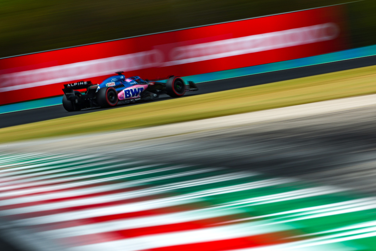 GP UNGHERIA, Fernando Alonso (ESP), Alpine F1 Team 
30.07.2022. Formula 1 World Championship, Rd 13, Hungarian Grand Prix, Budapest, Hungary, Qualifiche Day.
- www.xpbimages.com, EMail: requests@xpbimages.com ¬© Copyright: Charniaux / XPB Images