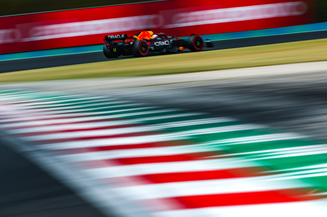 GP UNGHERIA, Max Verstappen (NLD), Red Bull Racing 
30.07.2022. Formula 1 World Championship, Rd 13, Hungarian Grand Prix, Budapest, Hungary, Qualifiche Day.
- www.xpbimages.com, EMail: requests@xpbimages.com ¬© Copyright: Charniaux / XPB Images