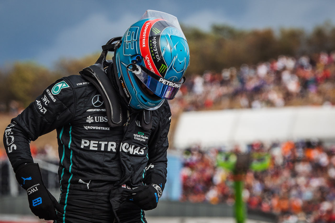 GP UNGHERIA, George Russell (GBR) Mercedes AMG F1 celebrates his pole position in qualifying parc ferme.
30.07.2022. Formula 1 World Championship, Rd 13, Hungarian Grand Prix, Budapest, Hungary, Qualifiche Day.
- www.xpbimages.com, EMail: requests@xpbimages.com © Copyright: Bearne / XPB Images