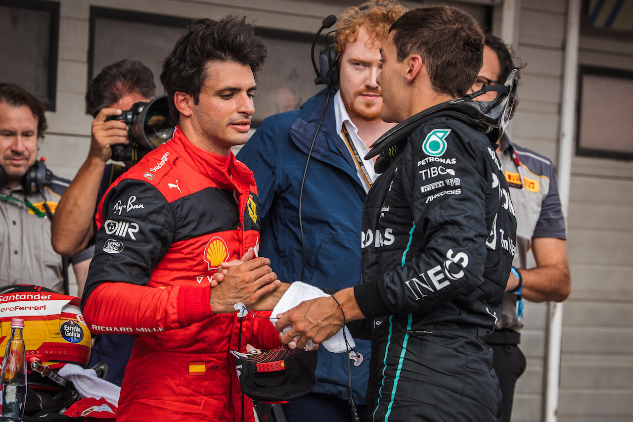 GP UNGHERIA, George Russell (GBR) Mercedes AMG F1 (Right) celebrates his pole position in qualifying parc ferme with second placed Carlos Sainz Jr (ESP) Ferrari.
30.07.2022. Formula 1 World Championship, Rd 13, Hungarian Grand Prix, Budapest, Hungary, Qualifiche Day.
- www.xpbimages.com, EMail: requests@xpbimages.com © Copyright: Bearne / XPB Images