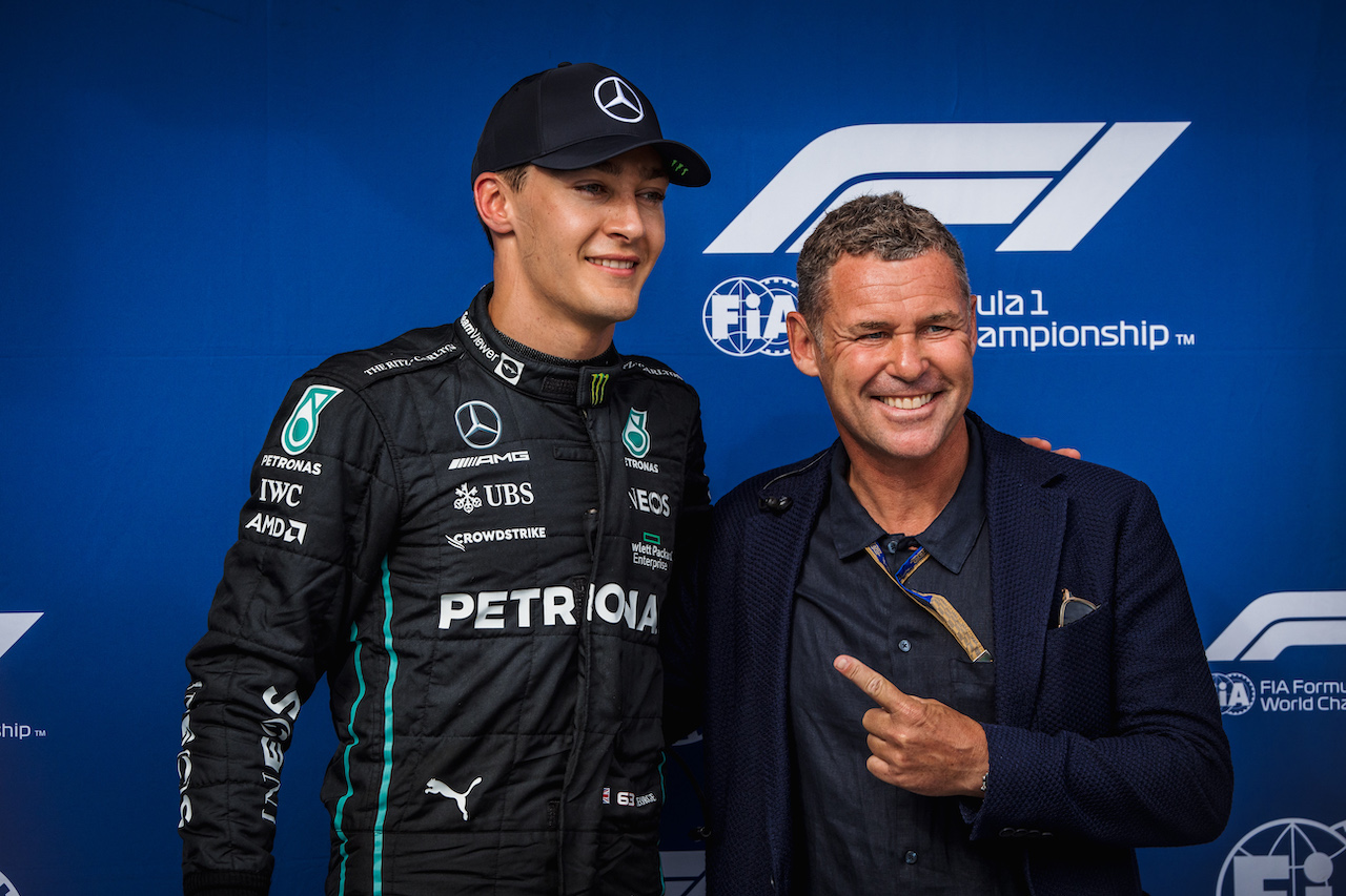 GP UNGHERIA, (L to R): George Russell (GBR) Mercedes AMG F1 celebrates his pole position in qualifying parc ferme with Tom Kristensen (DEN).
30.07.2022. Formula 1 World Championship, Rd 13, Hungarian Grand Prix, Budapest, Hungary, Qualifiche Day.
- www.xpbimages.com, EMail: requests@xpbimages.com © Copyright: Bearne / XPB Images