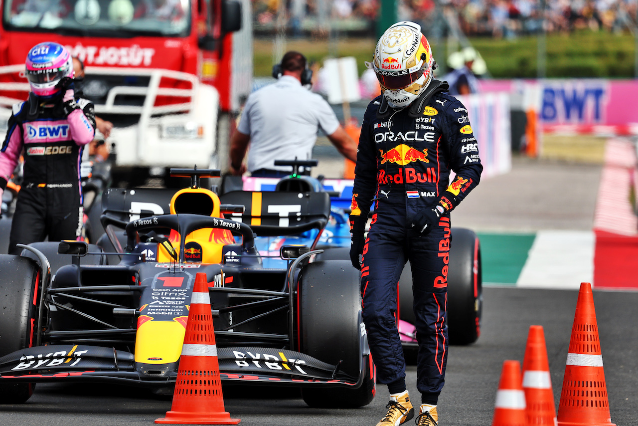 GP UNGHERIA, Max Verstappen (NLD) Red Bull Racing RB18 in qualifying parc ferme.
30.07.2022. Formula 1 World Championship, Rd 13, Hungarian Grand Prix, Budapest, Hungary, Qualifiche Day.
- www.xpbimages.com, EMail: requests@xpbimages.com © Copyright: Batchelor / XPB Images