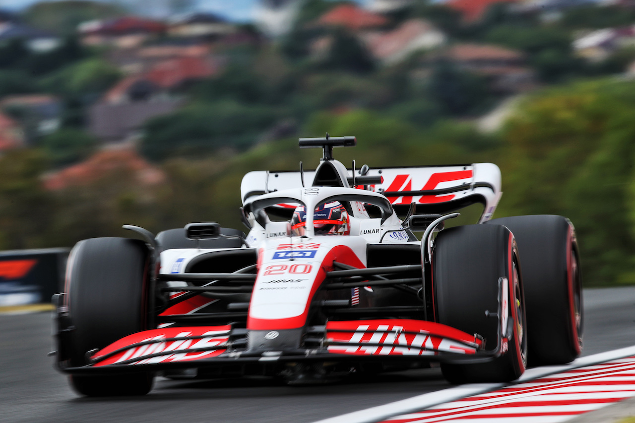 GP UNGHERIA, Kevin Magnussen (DEN) Haas VF-22.
30.07.2022. Formula 1 World Championship, Rd 13, Hungarian Grand Prix, Budapest, Hungary, Qualifiche Day.
 - www.xpbimages.com, EMail: requests@xpbimages.com © Copyright: Coates / XPB Images