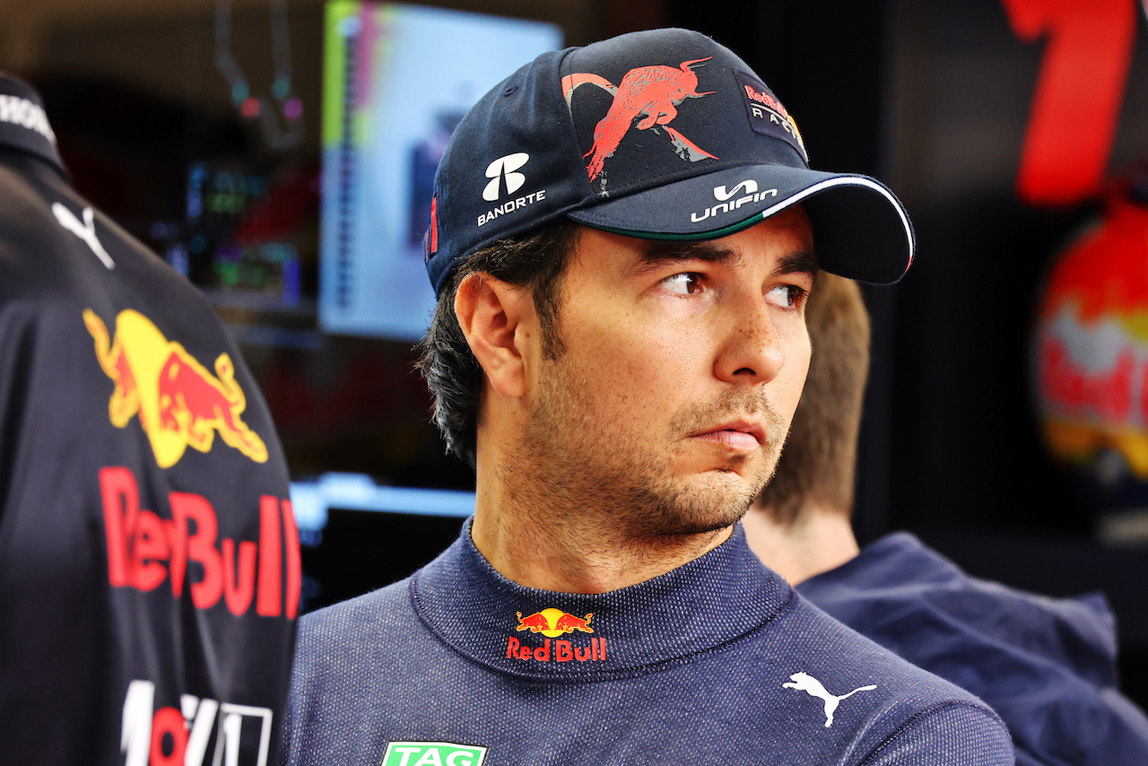 GP UNGHERIA, Sergio Perez (MEX) Red Bull Racing.
30.07.2022. Formula 1 World Championship, Rd 13, Hungarian Grand Prix, Budapest, Hungary, Qualifiche Day.
- www.xpbimages.com, EMail: requests@xpbimages.com © Copyright: Batchelor / XPB Images