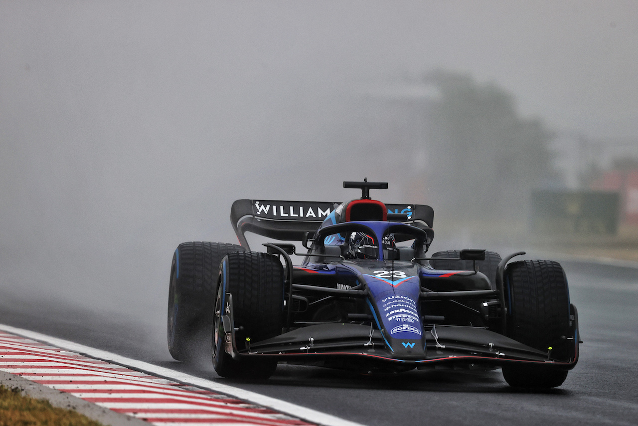 GP UNGHERIA, Alexander Albon (THA) Williams Racing FW44.
30.07.2022. Formula 1 World Championship, Rd 13, Hungarian Grand Prix, Budapest, Hungary, Qualifiche Day.
- www.xpbimages.com, EMail: requests@xpbimages.com © Copyright: Moy / XPB Images