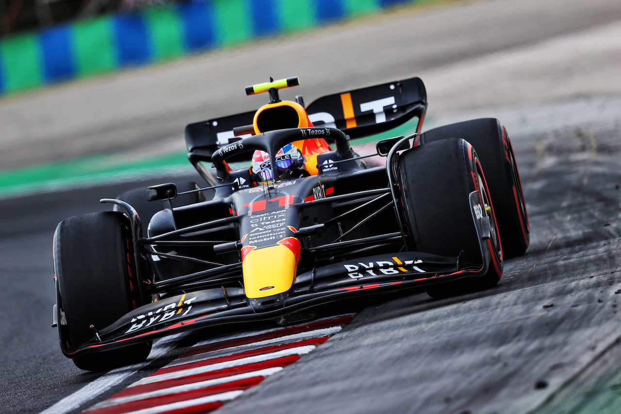 GP UNGHERIA, Sergio Perez (MEX) Red Bull Racing RB18.
29.07.2022. Formula 1 World Championship, Rd 13, Hungarian Grand Prix, Budapest, Hungary, Practice Day.
- www.xpbimages.com, EMail: requests@xpbimages.com © Copyright: Moy / XPB Images