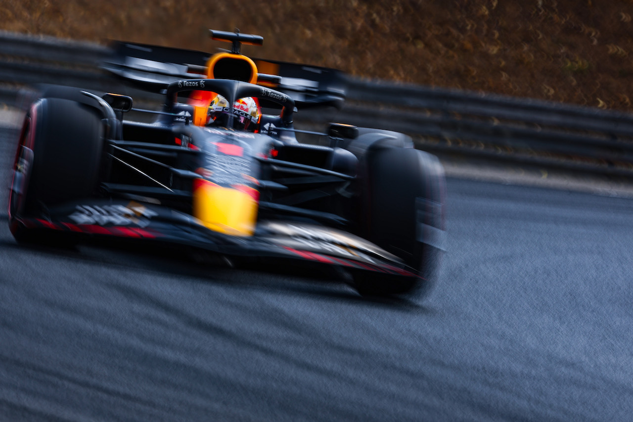 GP UNGHERIA, Max Verstappen (NLD), Red Bull Racing 
29.07.2022. Formula 1 World Championship, Rd 13, Hungarian Grand Prix, Budapest, Hungary, Practice Day.
- www.xpbimages.com, EMail: requests@xpbimages.com ¬© Copyright: Charniaux / XPB Images