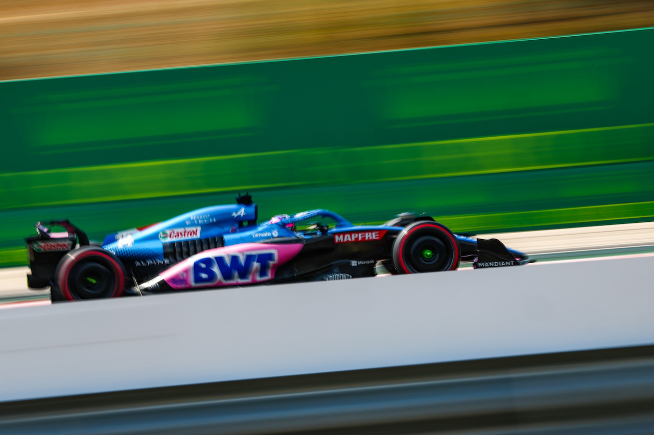 GP UNGHERIA, Fernando Alonso (ESP), Alpine F1 Team 
29.07.2022. Formula 1 World Championship, Rd 13, Hungarian Grand Prix, Budapest, Hungary, Practice Day.
- www.xpbimages.com, EMail: requests@xpbimages.com ¬© Copyright: Charniaux / XPB Images