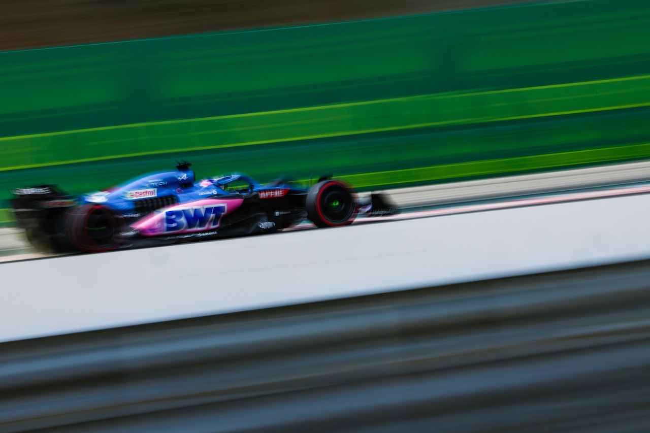 GP UNGHERIA, Fernando Alonso (ESP), Alpine F1 Team 
29.07.2022. Formula 1 World Championship, Rd 13, Hungarian Grand Prix, Budapest, Hungary, Practice Day.
- www.xpbimages.com, EMail: requests@xpbimages.com © Copyright: Charniaux / XPB Images