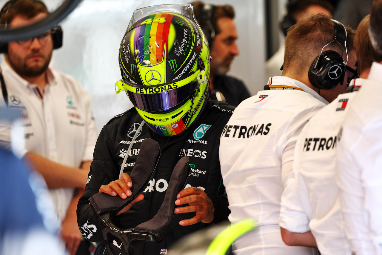 GP UNGHERIA, Lewis Hamilton (GBR) Mercedes AMG F1.
29.07.2022. Formula 1 World Championship, Rd 13, Hungarian Grand Prix, Budapest, Hungary, Practice Day.
- www.xpbimages.com, EMail: requests@xpbimages.com © Copyright: Batchelor / XPB Images