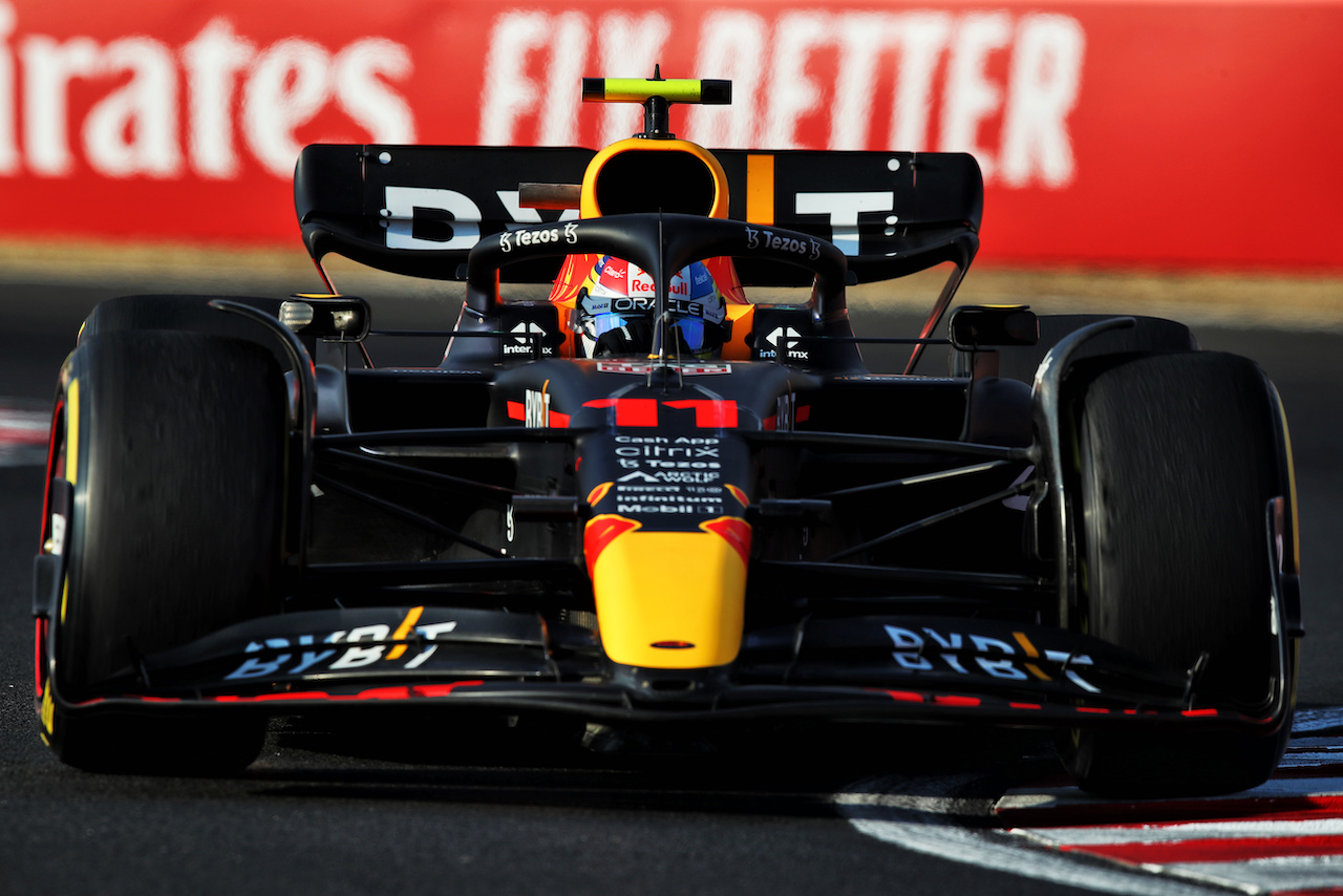 GP UNGHERIA, Sergio Perez (MEX) Red Bull Racing RB18.
29.07.2022. Formula 1 World Championship, Rd 13, Hungarian Grand Prix, Budapest, Hungary, Practice Day.
 - www.xpbimages.com, EMail: requests@xpbimages.com © Copyright: Coates / XPB Images