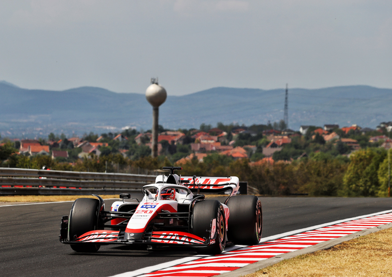 GP UNGHERIA, Kevin Magnussen (DEN) Haas VF-22.
29.07.2022. Formula 1 World Championship, Rd 13, Hungarian Grand Prix, Budapest, Hungary, Practice Day.
- www.xpbimages.com, EMail: requests@xpbimages.com © Copyright: Batchelor / XPB Images
