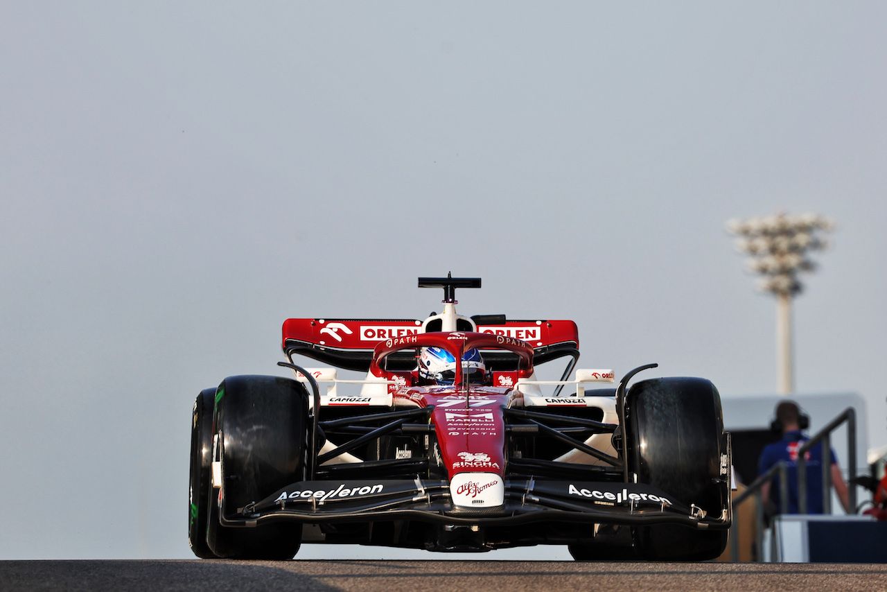 TEST ABU DHABI, Valtteri Bottas (FIN) Alfa Romeo F1 Team C42.
22.11.2022. Formula 1 Testing, Yas Marina Circuit, Abu Dhabi, Tuesday.
- www.xpbimages.com, EMail: requests@xpbimages.com © Copyright: Bearne / XPB Images