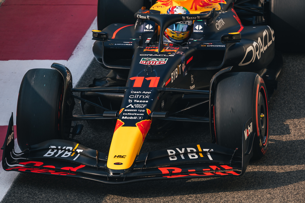 TEST ABU DHABI, Sergio Perez (MEX) Red Bull Racing RB18.
22.11.2022. Formula 1 Testing, Yas Marina Circuit, Abu Dhabi, Tuesday.
- www.xpbimages.com, EMail: requests@xpbimages.com © Copyright: Bearne / XPB Images