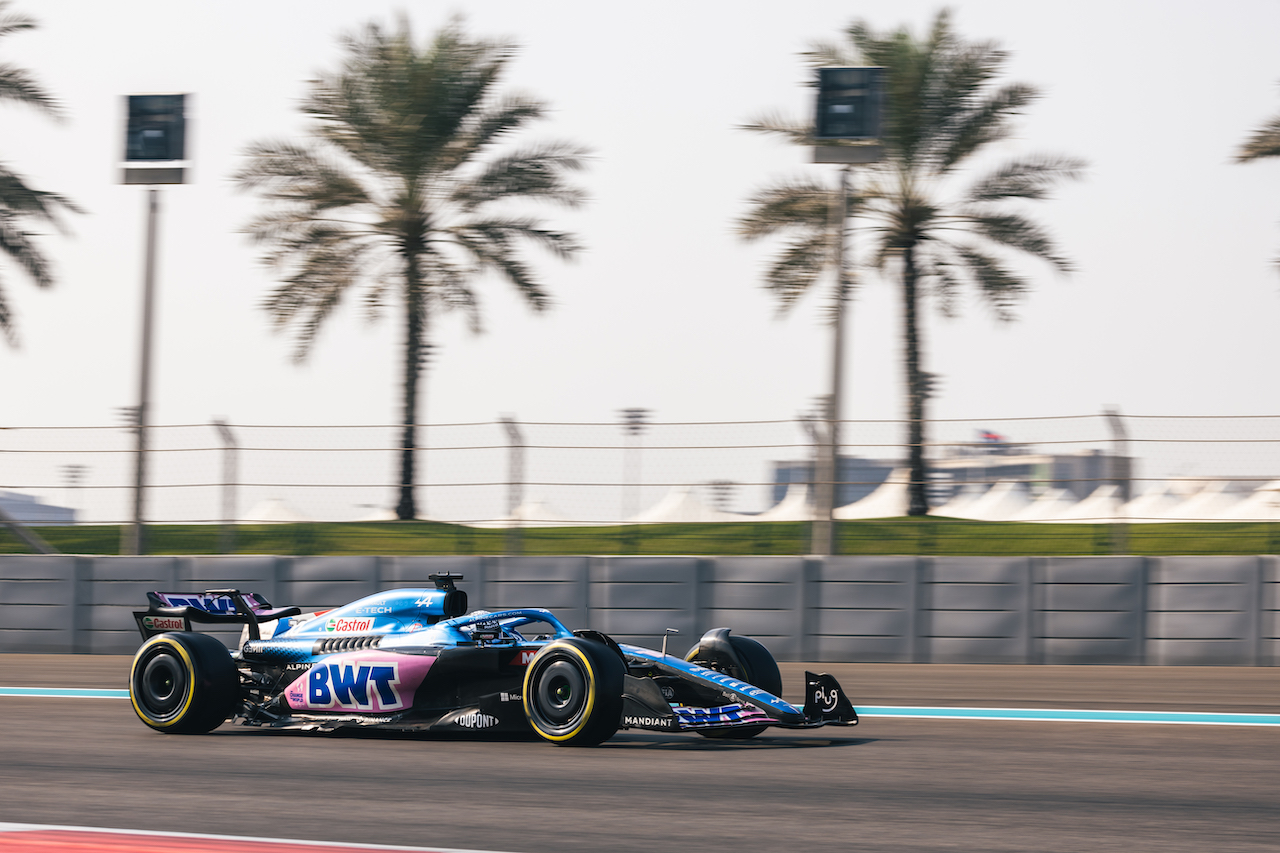 TEST ABU DHABI, Pierre Gasly (FRA) Alpine F1 Team A522.
22.11.2022. Formula 1 Testing, Yas Marina Circuit, Abu Dhabi, Tuesday.
- www.xpbimages.com, EMail: requests@xpbimages.com © Copyright: Bearne / XPB Images