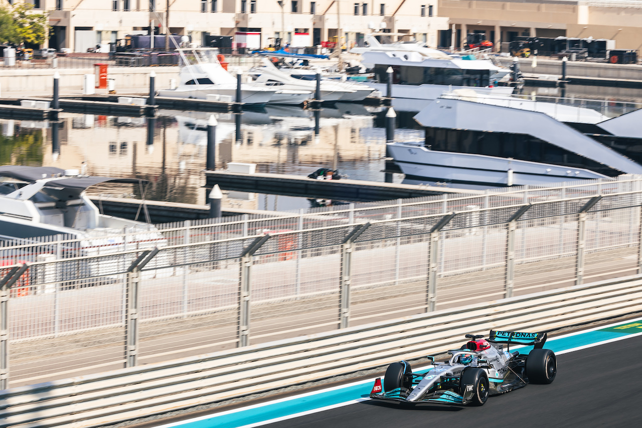 TEST ABU DHABI, George Russell (GBR) Mercedes AMG F1 W13.
22.11.2022. Formula 1 Testing, Yas Marina Circuit, Abu Dhabi, Tuesday.
- www.xpbimages.com, EMail: requests@xpbimages.com © Copyright: Bearne / XPB Images