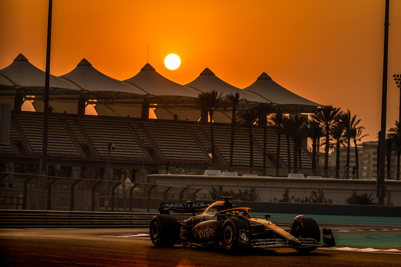 TEST ABU DHABI, Oscar Piastri (AUS) McLaren MCL36.
22.11.2022. Formula 1 Testing, Yas Marina Circuit, Abu Dhabi, Tuesday.
- www.xpbimages.com, EMail: requests@xpbimages.com © Copyright: Bearne / XPB Images