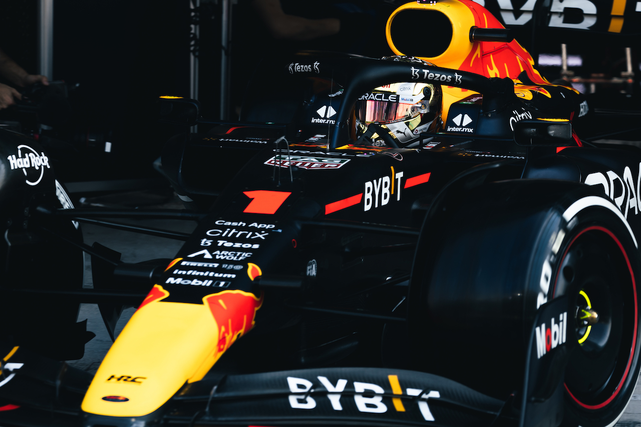 TEST ABU DHABI, Max Verstappen (NLD) Red Bull Racing RB18.
22.11.2022. Formula 1 Testing, Yas Marina Circuit, Abu Dhabi, Tuesday.
- www.xpbimages.com, EMail: requests@xpbimages.com © Copyright: Bearne / XPB Images