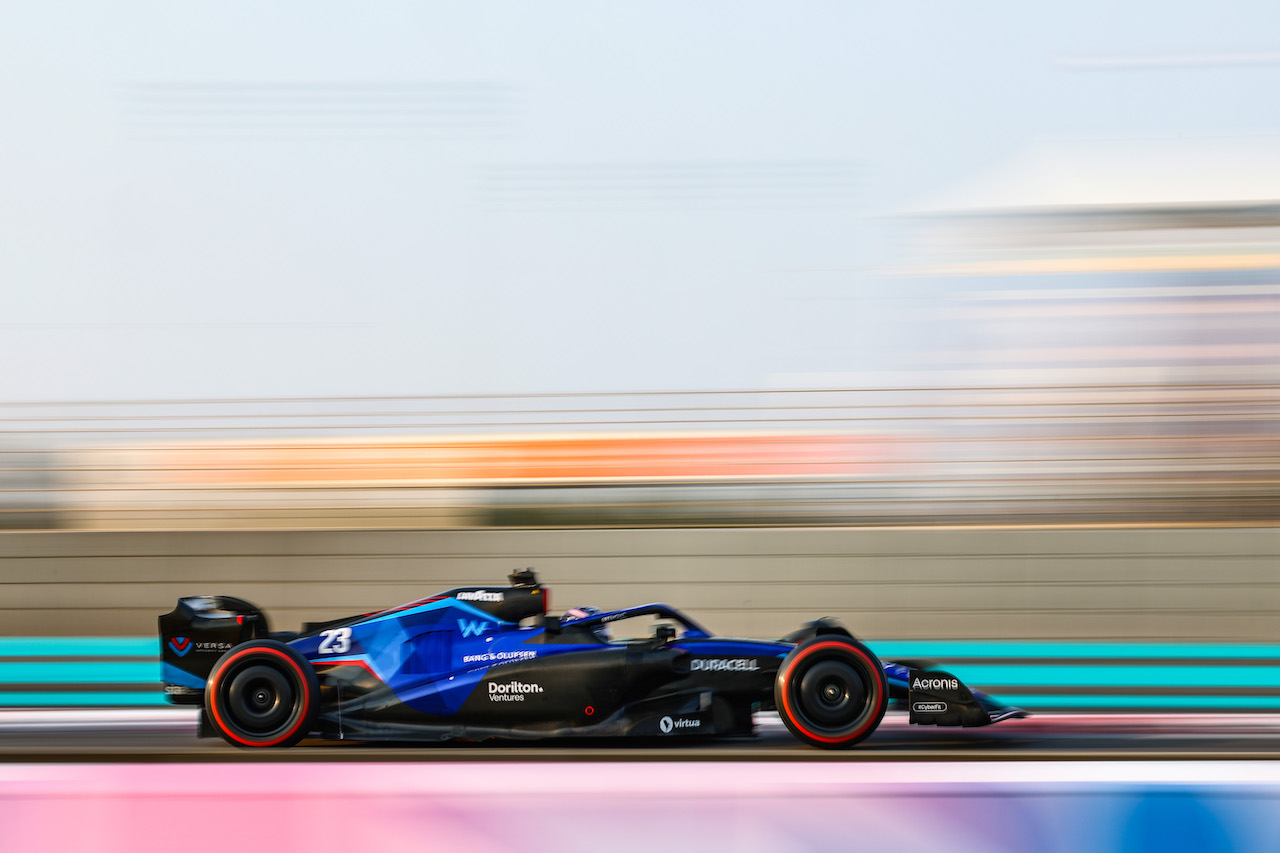 TEST ABU DHABI, Alex Albon (THA), Williams F1 Team 
22.11.2022. Formula 1 Testing, Yas Marina Circuit, Abu Dhabi, Tuesday.
- www.xpbimages.com, EMail: requests@xpbimages.com ¬© Copyright: Charniaux / XPB Images