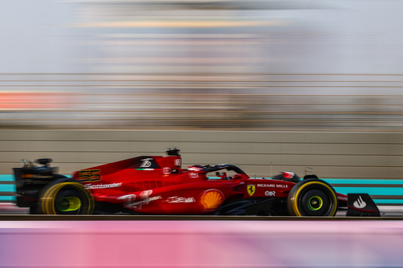 TEST ABU DHABI, Carlos Sainz Jr (ESP), Ferrari 
22.11.2022. Formula 1 Testing, Yas Marina Circuit, Abu Dhabi, Tuesday.
- www.xpbimages.com, EMail: requests@xpbimages.com ¬© Copyright: Charniaux / XPB Images