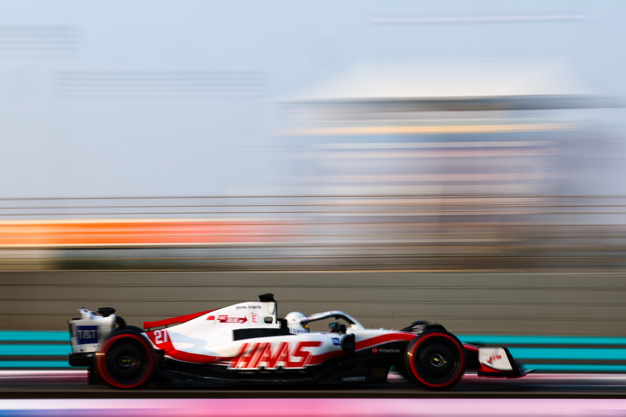 TEST ABU DHABI, Nico Hulkenberg (GER) , Haas F1 Team F1 Team
22.11.2022. Formula 1 Testing, Yas Marina Circuit, Abu Dhabi, Tuesday.
- www.xpbimages.com, EMail: requests@xpbimages.com ¬© Copyright: Charniaux / XPB Images