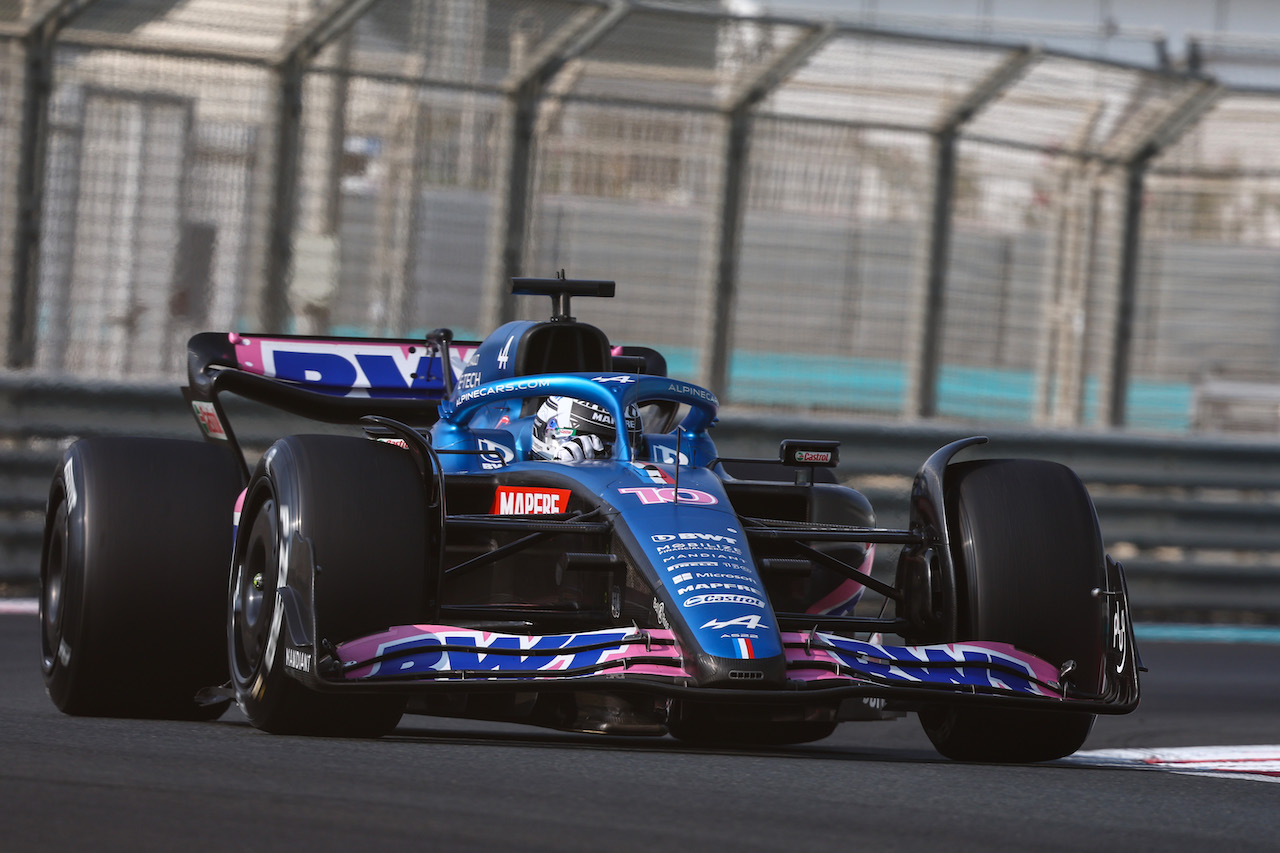 TEST ABU DHABI, Pierre Gasly (FRA), Alpine F1 Team 
22.11.2022. Formula 1 Testing, Yas Marina Circuit, Abu Dhabi, Tuesday.
- www.xpbimages.com, EMail: requests@xpbimages.com ¬© Copyright: Charniaux / XPB Images