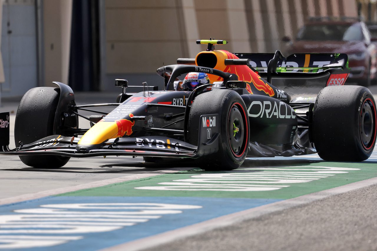 TEST BAHRAIN, Sergio Perez (MEX) Red Bull Racing RB18.
10.03.2022. Formula 1 Testing, Sakhir, Bahrain, Day One.
- www.xpbimages.com, EMail: requests@xpbimages.com © Copyright: Bearne / XPB Images