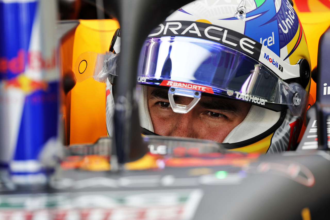 TEST BAHRAIN, Sergio Perez (MEX) Red Bull Racing RB18.
10.03.2022. Formula 1 Testing, Sakhir, Bahrain, Day One.
- www.xpbimages.com, EMail: requests@xpbimages.com © Copyright: Bearne / XPB Images