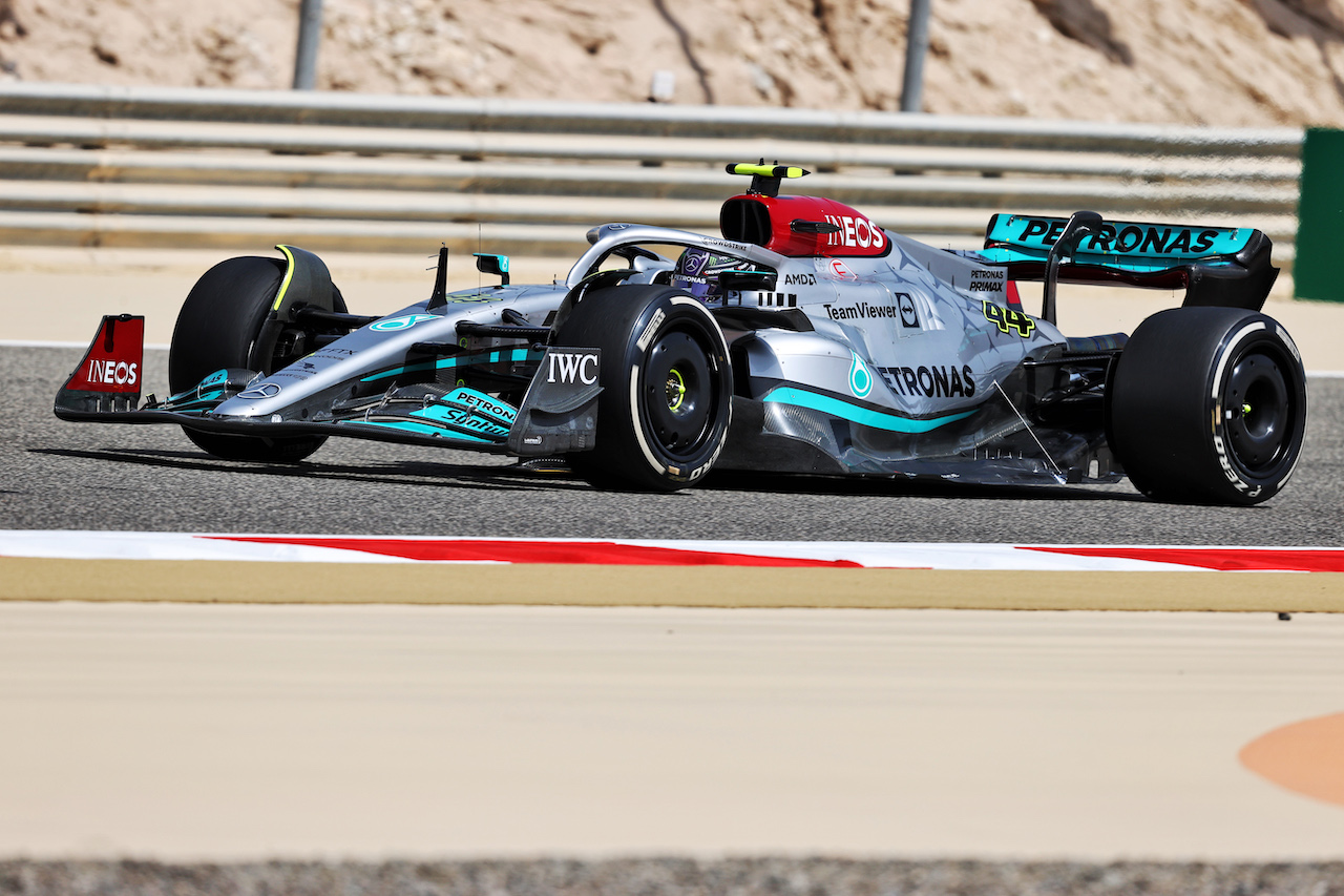 TEST BAHRAIN, Lewis Hamilton (GBR) Mercedes AMG F1 W13.
10.03.2022. Formula 1 Testing, Sakhir, Bahrain, Day One.
- www.xpbimages.com, EMail: requests@xpbimages.com © Copyright: Moy / XPB Images