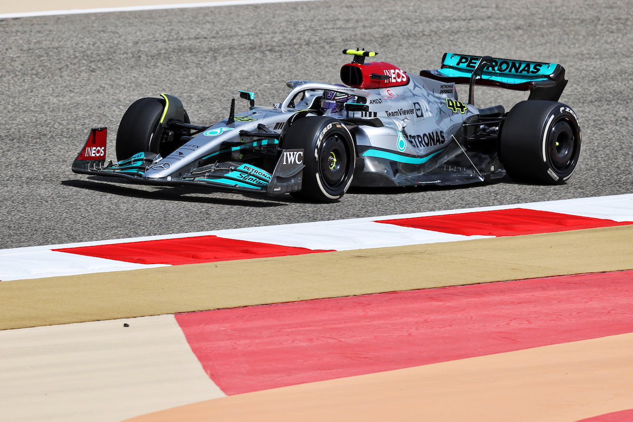 TEST BAHRAIN, Lewis Hamilton (GBR) Mercedes AMG F1 W13.
10.03.2022. Formula 1 Testing, Sakhir, Bahrain, Day One.
- www.xpbimages.com, EMail: requests@xpbimages.com © Copyright: Moy / XPB Images