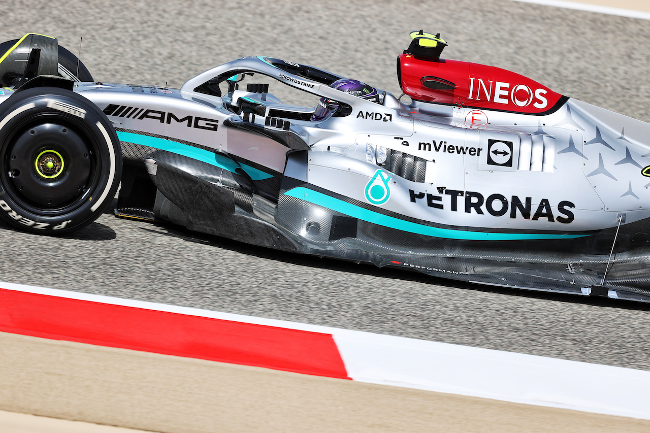 TEST BAHRAIN, Lewis Hamilton (GBR) Mercedes AMG F1 W13.
10.03.2022. Formula 1 Testing, Sakhir, Bahrain, Day One.
- www.xpbimages.com, EMail: requests@xpbimages.com © Copyright: Moy / XPB Images