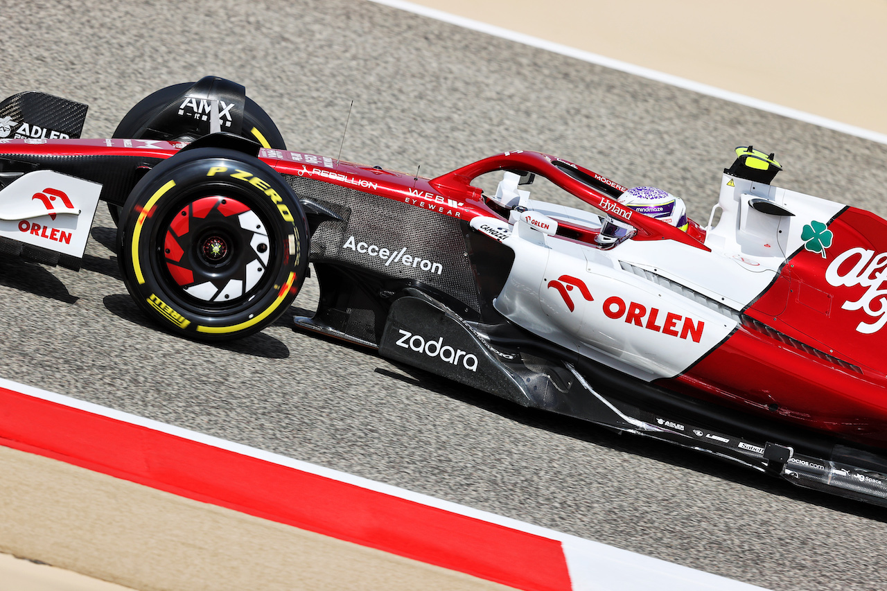 TEST BAHRAIN, Guanyu Zhou (CHN) Alfa Romeo F1 Team C42.
10.03.2022. Formula 1 Testing, Sakhir, Bahrain, Day One.
- www.xpbimages.com, EMail: requests@xpbimages.com © Copyright: Moy / XPB Images