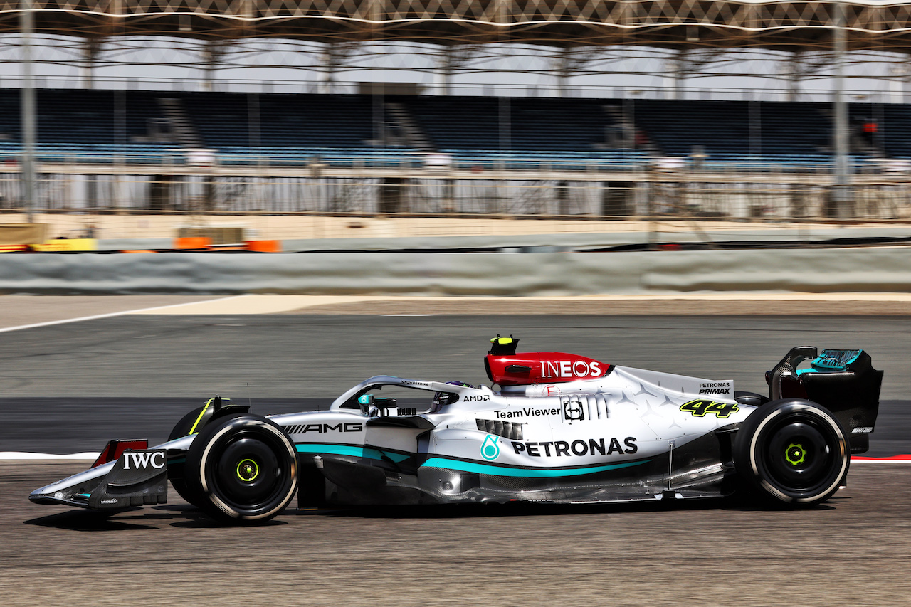 TEST BAHRAIN, Lewis Hamilton (GBR) Mercedes AMG F1 W13.
10.03.2022. Formula 1 Testing, Sakhir, Bahrain, Day One.
- www.xpbimages.com, EMail: requests@xpbimages.com © Copyright: Batchelor / XPB Images