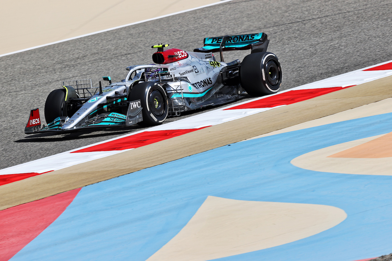 TEST BAHRAIN, Lewis Hamilton (GBR) Mercedes AMG F1 W13.
10.03.2022. Formula 1 Testing, Sakhir, Bahrain, Day One.
- www.xpbimages.com, EMail: requests@xpbimages.com © Copyright: Moy / XPB Images