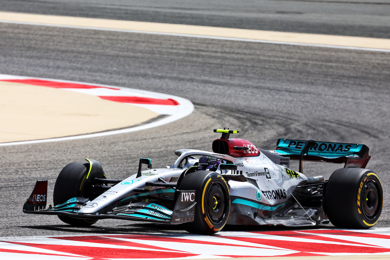TEST BAHRAIN, Lewis Hamilton (GBR) Mercedes AMG F1 W13.
10.03.2022. Formula 1 Testing, Sakhir, Bahrain, Day One.
- www.xpbimages.com, EMail: requests@xpbimages.com © Copyright: Batchelor / XPB Images