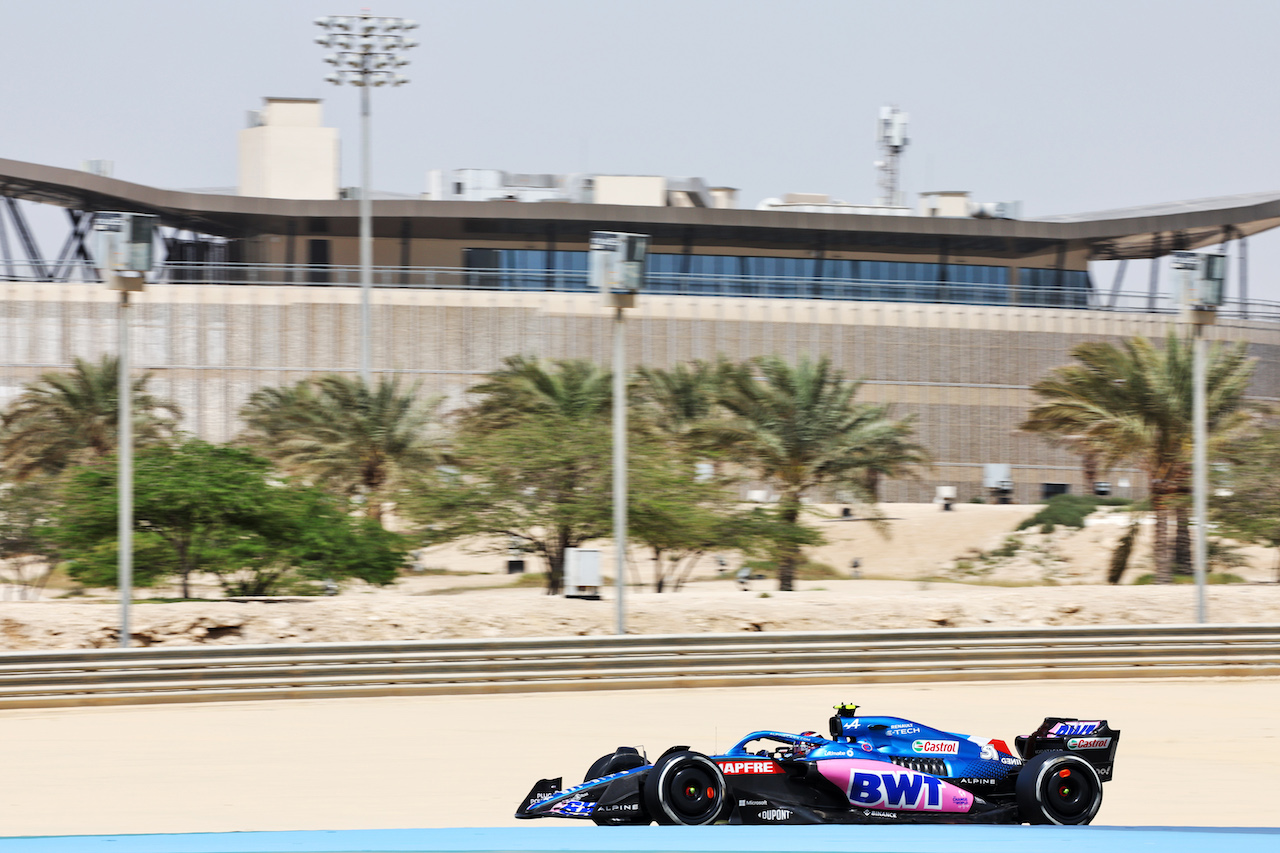 TEST BAHRAIN, Esteban Ocon (FRA) Alpine F1 Team A522.
10.03.2022. Formula 1 Testing, Sakhir, Bahrain, Day One.
- www.xpbimages.com, EMail: requests@xpbimages.com © Copyright: Batchelor / XPB Images