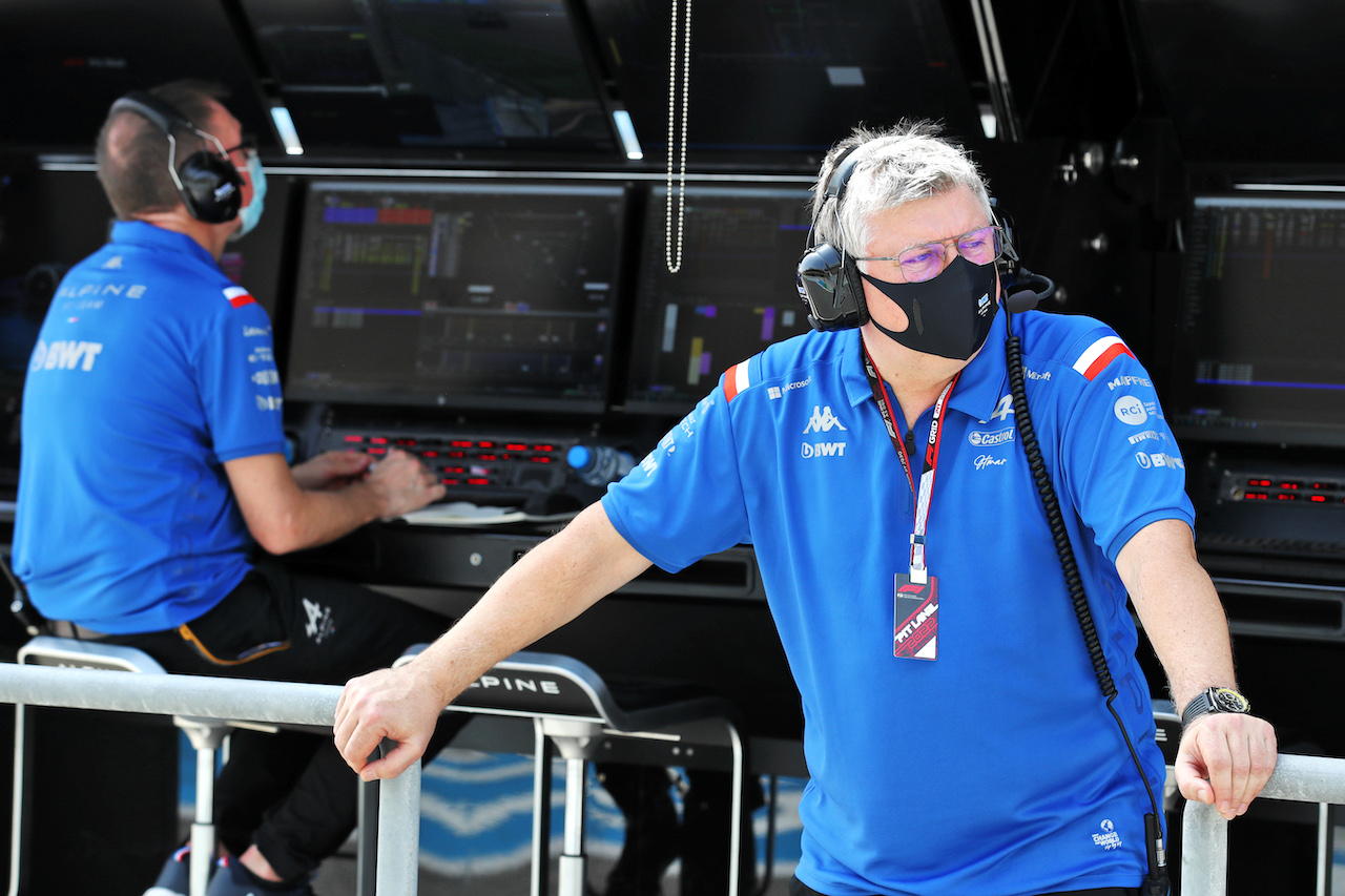 TEST BAHRAIN, Otmar Szafnauer (USA) Alpine F1 Team, Team Principal.
10.03.2022. Formula 1 Testing, Sakhir, Bahrain, Day One.
 - www.xpbimages.com, EMail: requests@xpbimages.com © Copyright: Coates / XPB Images