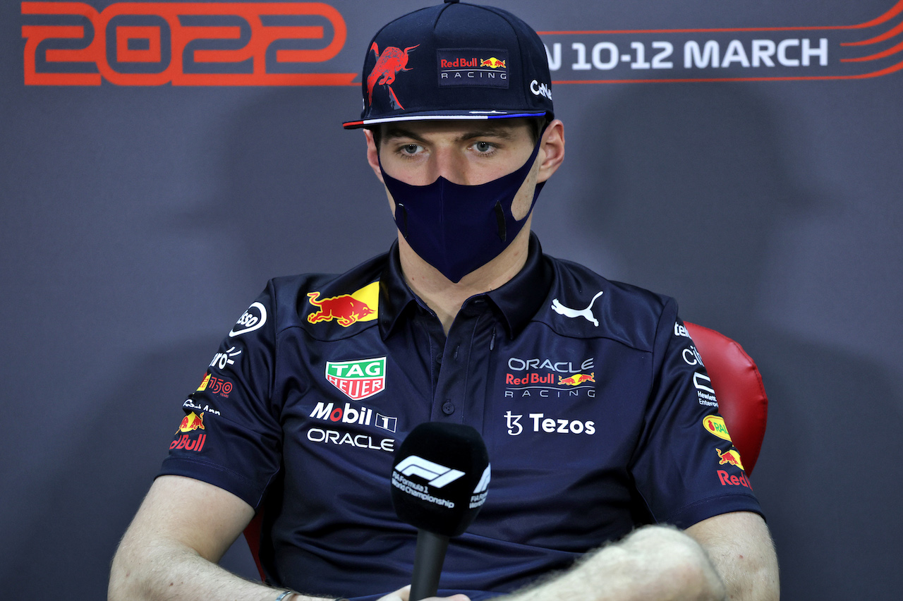 TEST BAHRAIN, Max Verstappen (NLD) Red Bull Racing in the FIA Press Conference.
10.03.2022. Formula 1 Testing, Sakhir, Bahrain, Day One.
- www.xpbimages.com, EMail: requests@xpbimages.com © Copyright: Bearne / XPB Images