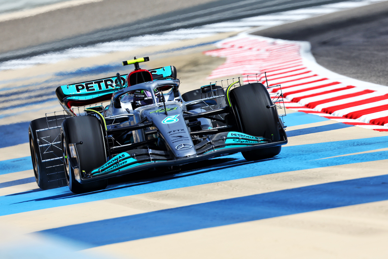 TEST BAHRAIN, Lewis Hamilton (GBR) Mercedes AMG F1 W13.
10.03.2022. Formula 1 Testing, Sakhir, Bahrain, Day One.
- www.xpbimages.com, EMail: requests@xpbimages.com © Copyright: Batchelor / XPB Images