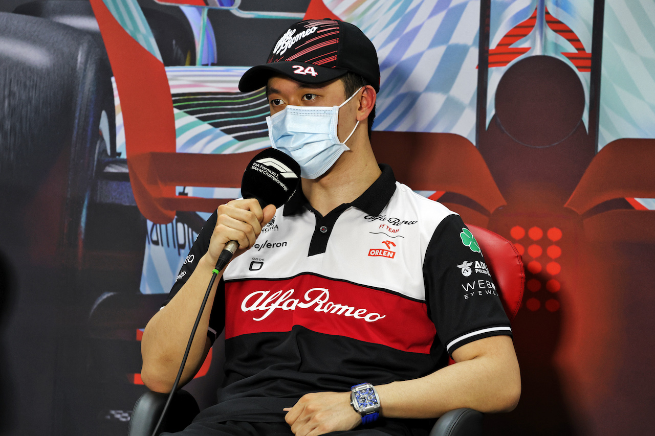 TEST BAHRAIN, Guanyu Zhou (CHN) Alfa Romeo F1 Team in the FIA Press Conference.
10.03.2022. Formula 1 Testing, Sakhir, Bahrain, Day One.
- www.xpbimages.com, EMail: requests@xpbimages.com © Copyright: Bearne / XPB Images