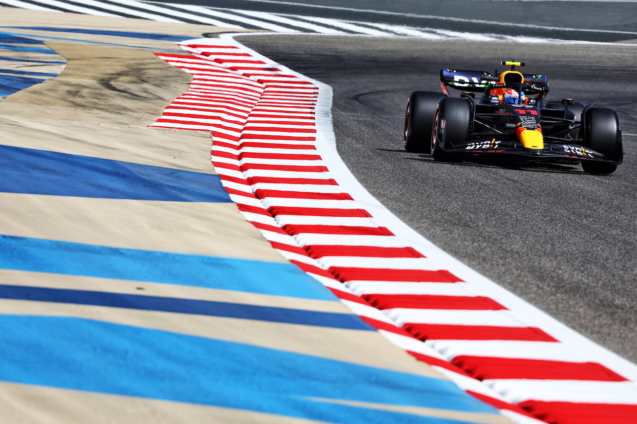 TEST BAHRAIN, Sergio Perez (MEX) Red Bull Racing RB18.
10.03.2022. Formula 1 Testing, Sakhir, Bahrain, Day One.
- www.xpbimages.com, EMail: requests@xpbimages.com © Copyright: Batchelor / XPB Images