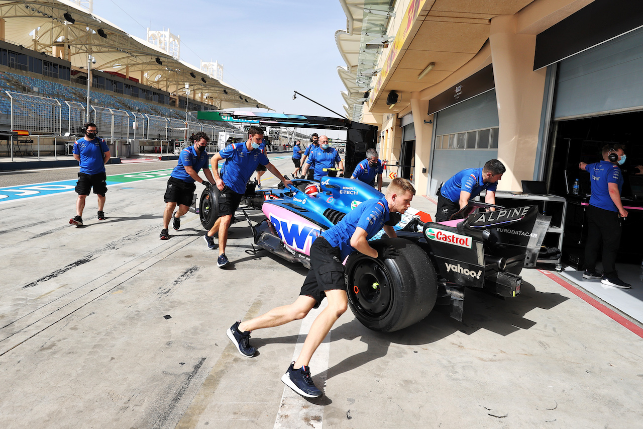 TEST BAHRAIN, Esteban Ocon (FRA) Alpine F1 Team A522.
10.03.2022. Formula 1 Testing, Sakhir, Bahrain, Day One.
- www.xpbimages.com, EMail: requests@xpbimages.com © Copyright: Moy / XPB Images