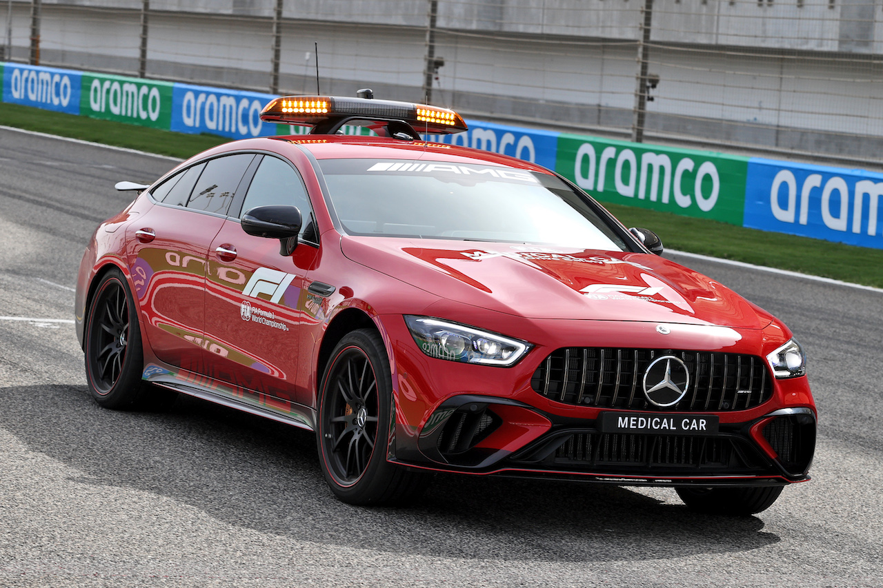 TEST BAHRAIN, Mercedes FIA Medical Car.
10.03.2022. Formula 1 Testing, Sakhir, Bahrain, Day One.
- www.xpbimages.com, EMail: requests@xpbimages.com © Copyright: Moy / XPB Images