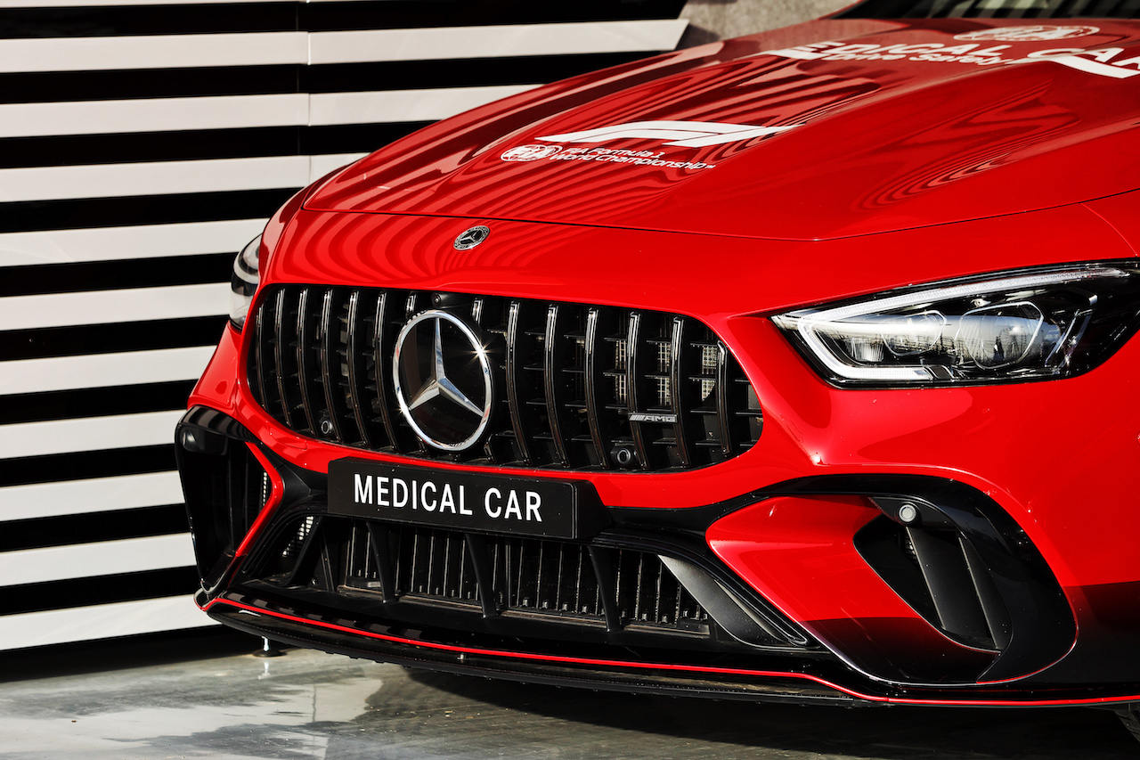 TEST BAHRAIN, Mercedes FIA Medical Car.
10.03.2022. Formula 1 Testing, Sakhir, Bahrain, Day One.
- www.xpbimages.com, EMail: requests@xpbimages.com © Copyright: Moy / XPB Images