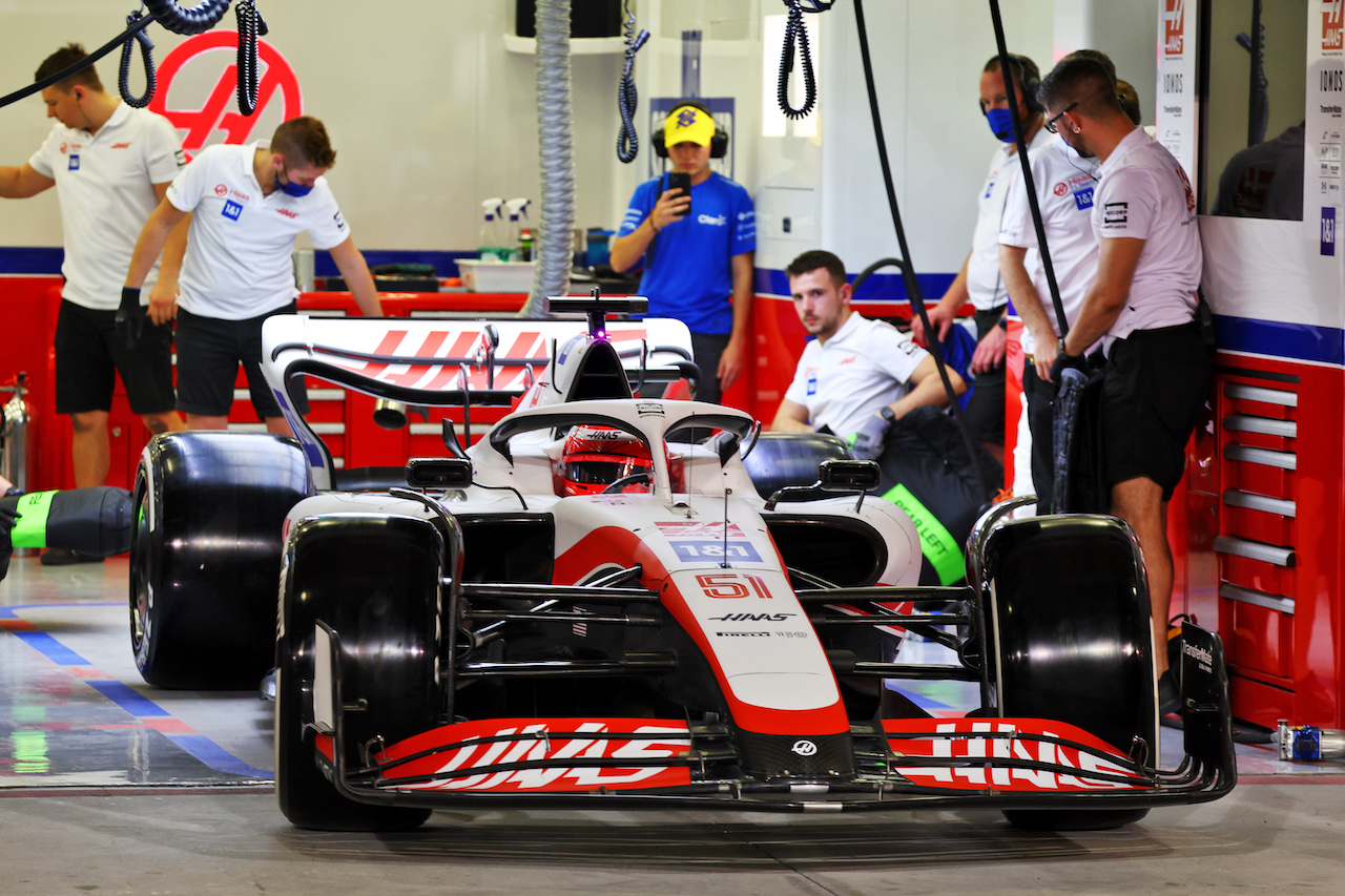 TEST BAHRAIN, Pietro Fittipaldi (BRA) Haas VF-22 Reserve Driver.
10.03.2022. Formula 1 Testing, Sakhir, Bahrain, Day One.
- www.xpbimages.com, EMail: requests@xpbimages.com © Copyright: Batchelor / XPB Images