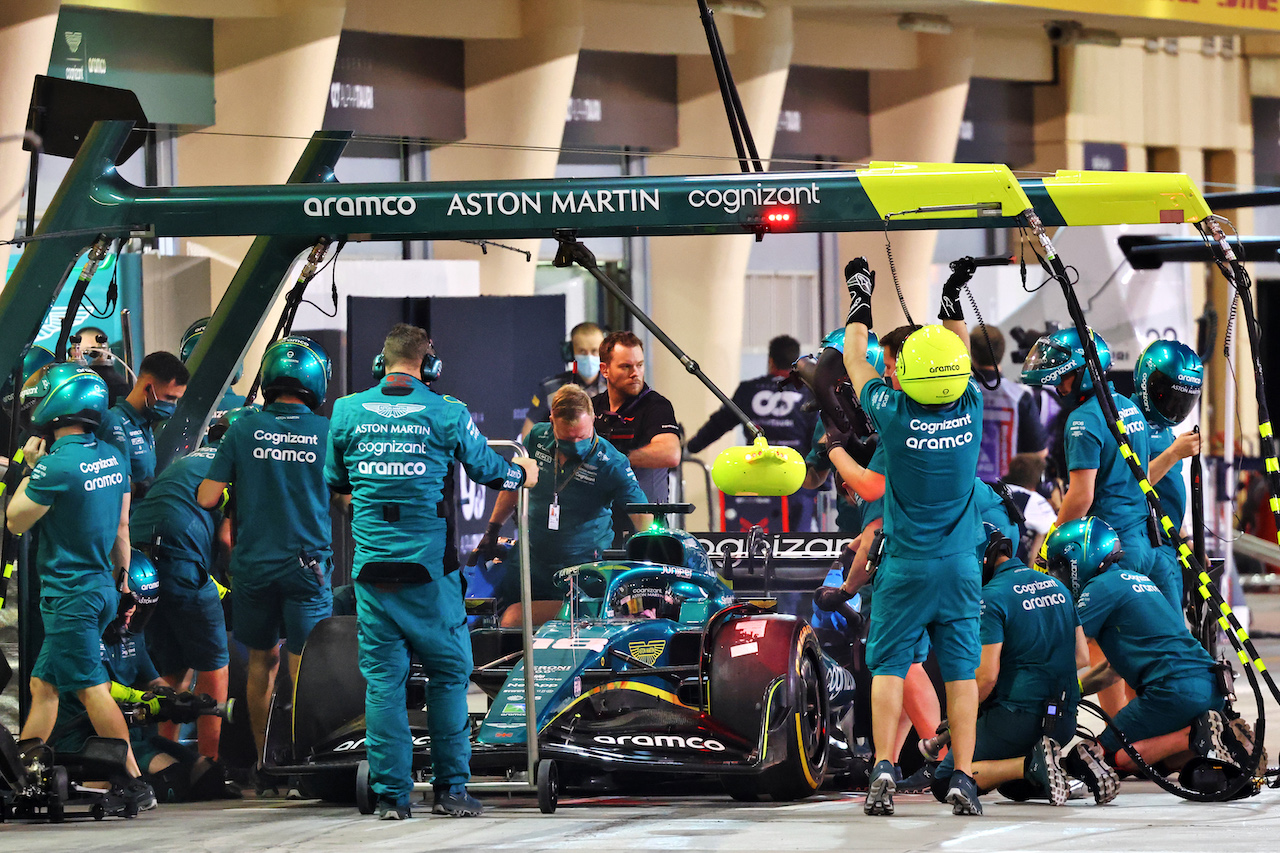 TEST BAHRAIN, Lance Stroll (CDN) Aston Martin F1 Team AMR22.
10.03.2022. Formula 1 Testing, Sakhir, Bahrain, Day One.
- www.xpbimages.com, EMail: requests@xpbimages.com © Copyright: Batchelor / XPB Images