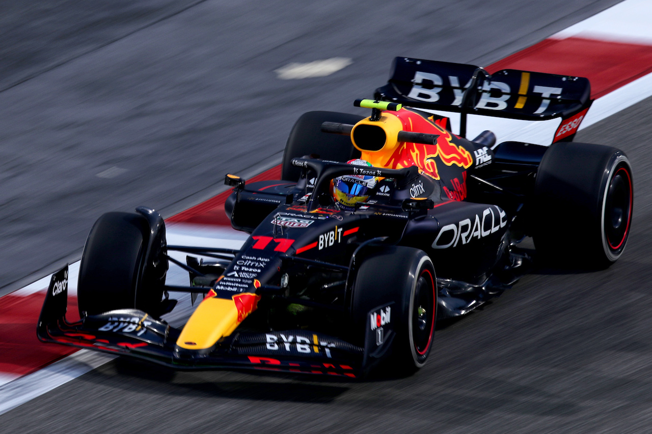 TEST BAHRAIN, Sergio Perez (MEX) Red Bull Racing RB18.
10.03.2022. Formula 1 Testing, Sakhir, Bahrain, Day One.
 - www.xpbimages.com, EMail: requests@xpbimages.com © Copyright: Coates / XPB Images